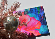 Load image into Gallery viewer, Hawaiian Escape Medium Pouch