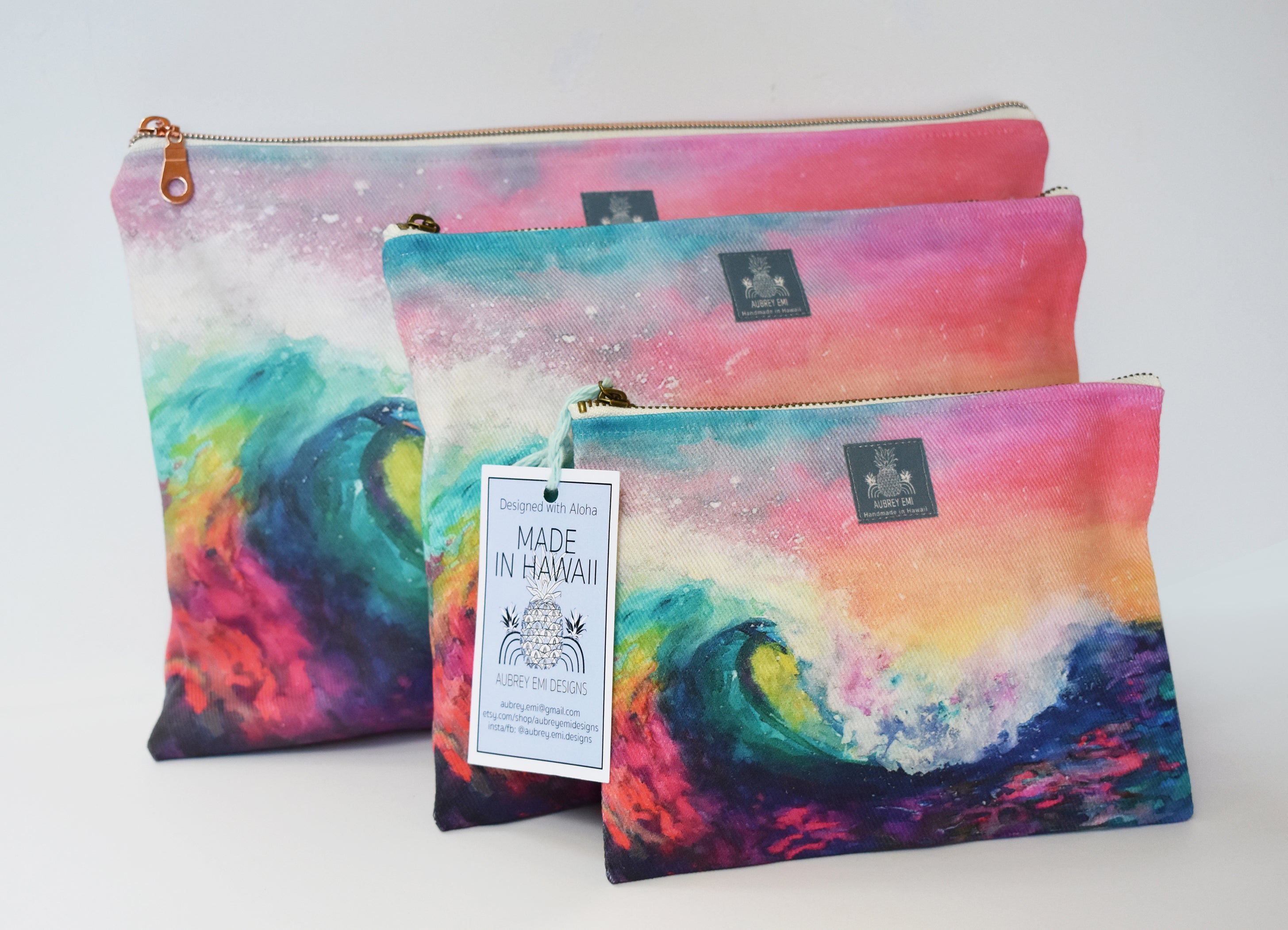 Classic Wave Pouch