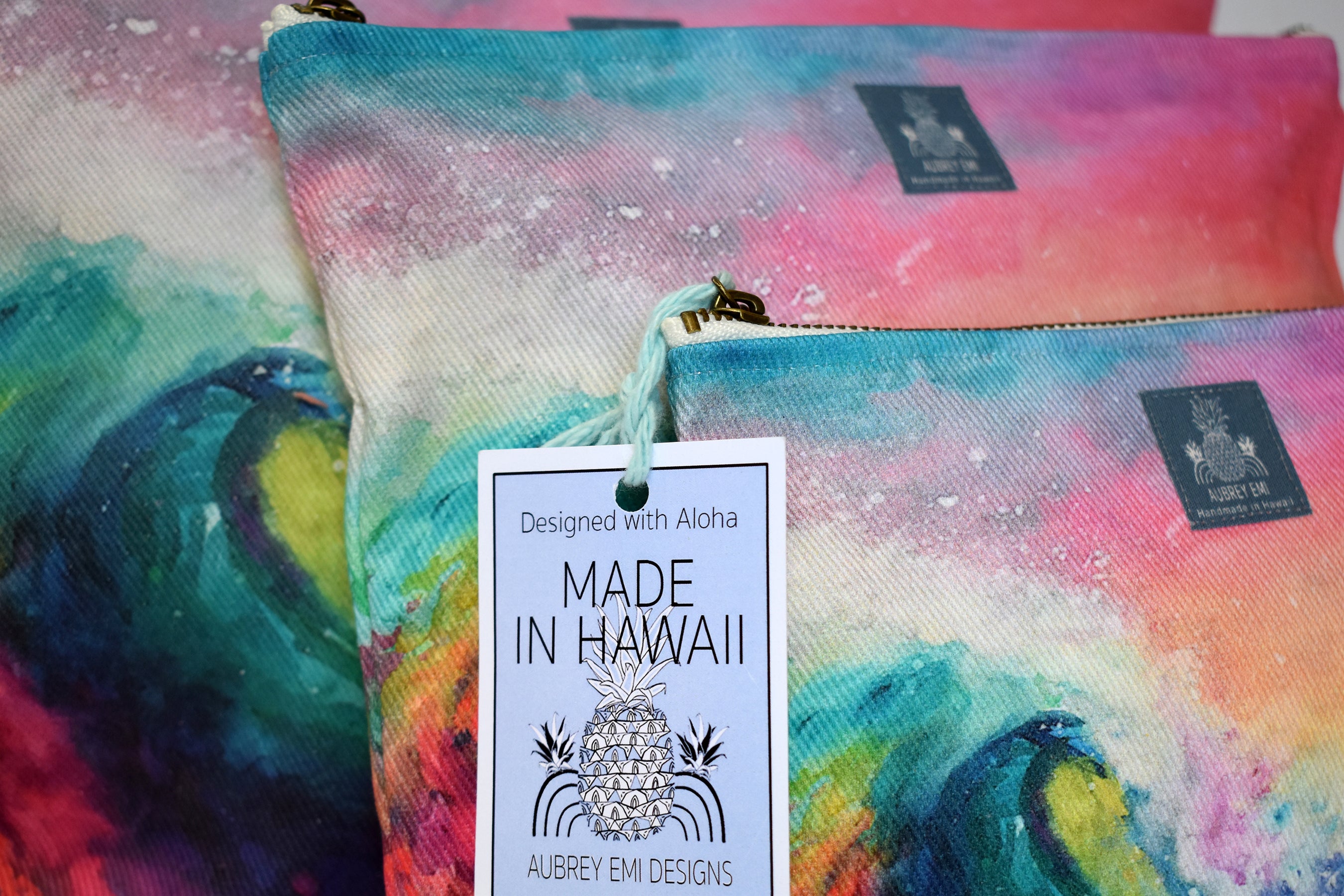 Classic Wave Pouch